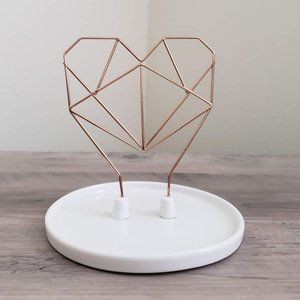IMM Living Coxet Wire Heart Jewelry Holder